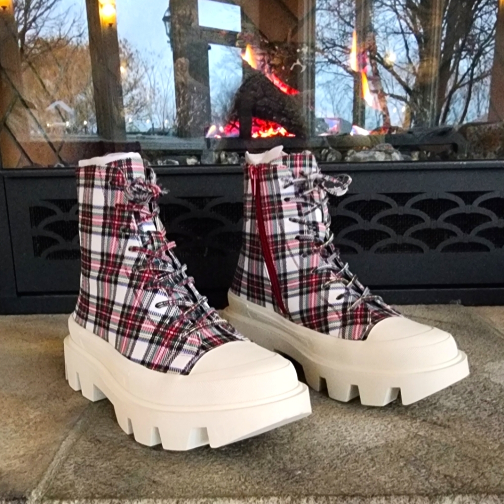 Jeffrey Campbell Size 8.5 Tartan Lug-Style Boots BNIB